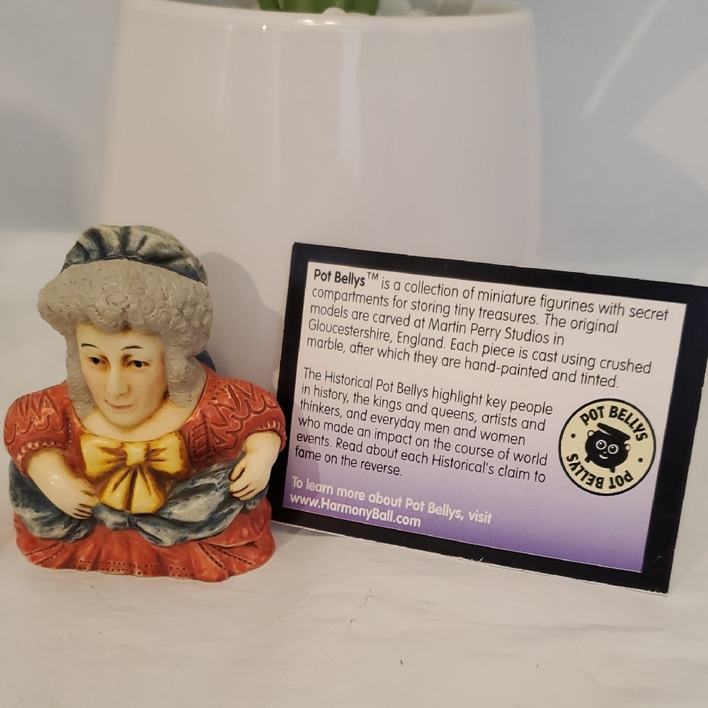 Historical Figurine Marie Antonette trinket